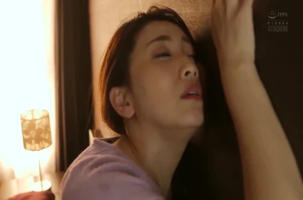 Cuộc sống mới của cô thư ký Bước ngoặt đầy kích thích khi dit em gái kế